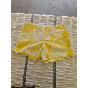 Lilly Pulitzer Yellow "The Buttercup Short" 100% Cotton Scallop Hem Short Size 6